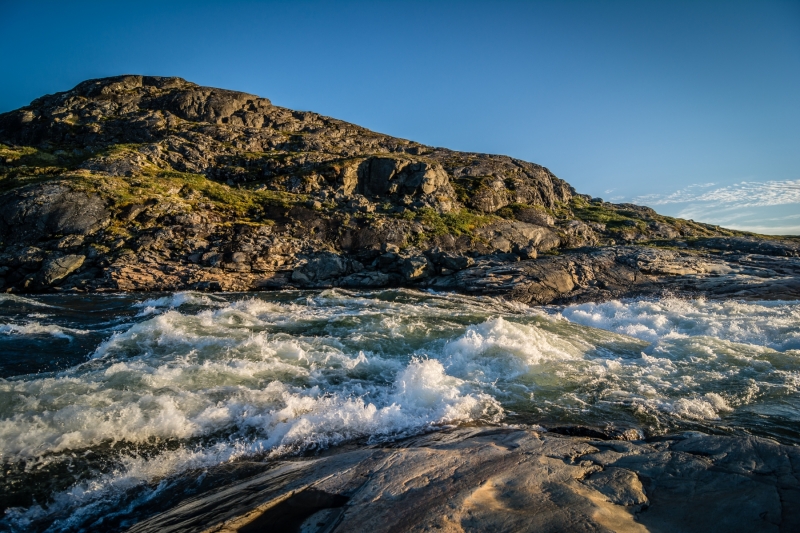 Inukjuak landscape and sky